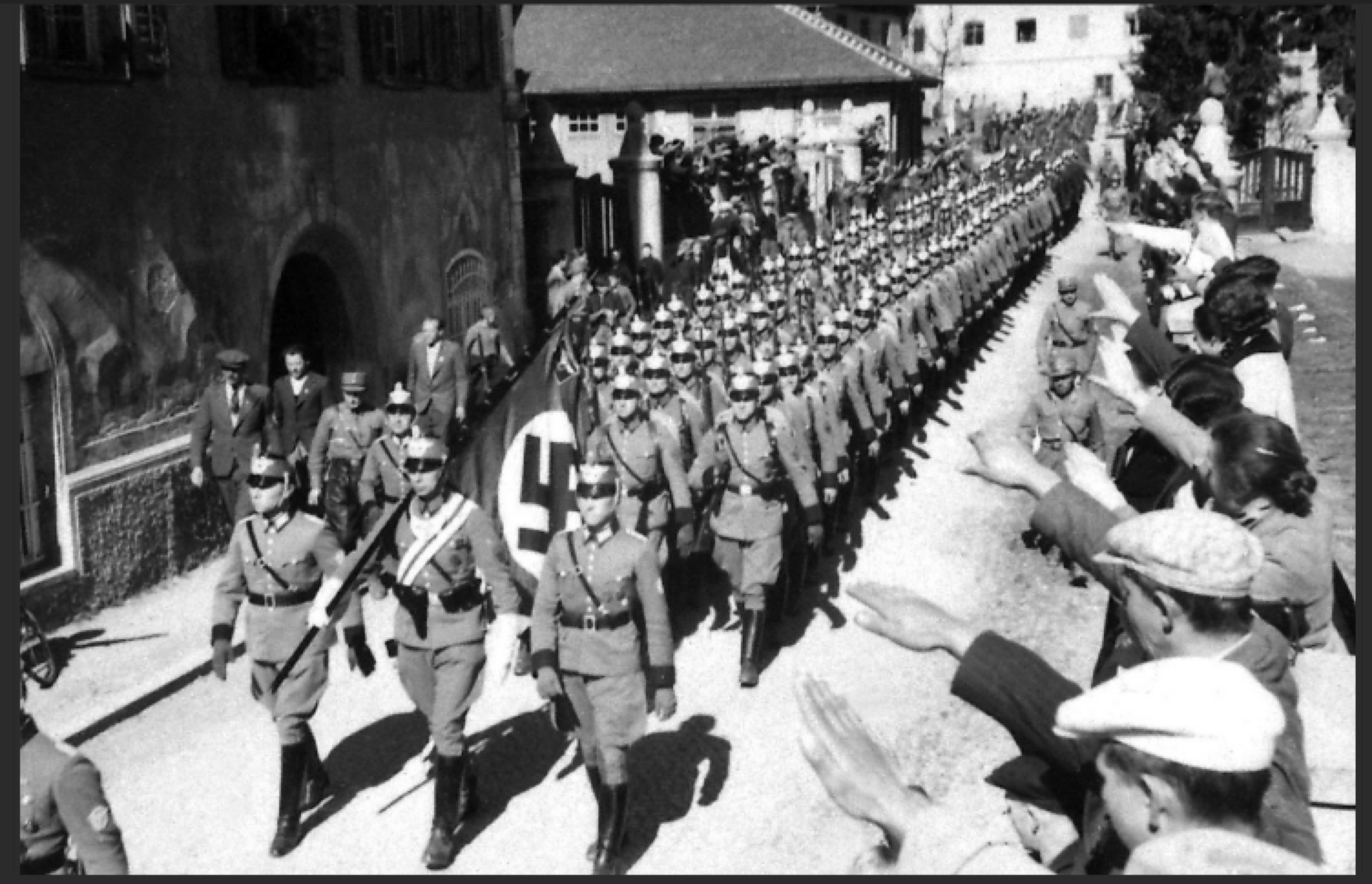 germansoldiersmarching